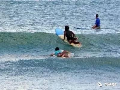 笑脸球的冒险之旅